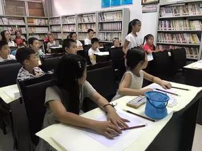 高县老有所为志愿服务大队走进社区 翰墨传情，文化经纪人服务点亮传统国画之美